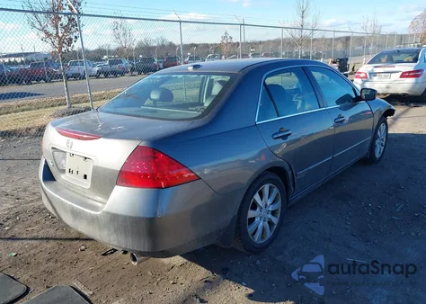 2006 Honda Accord 3.0 Ex z USA, uszkodzony, nr VIN 1HGCM66856A063648